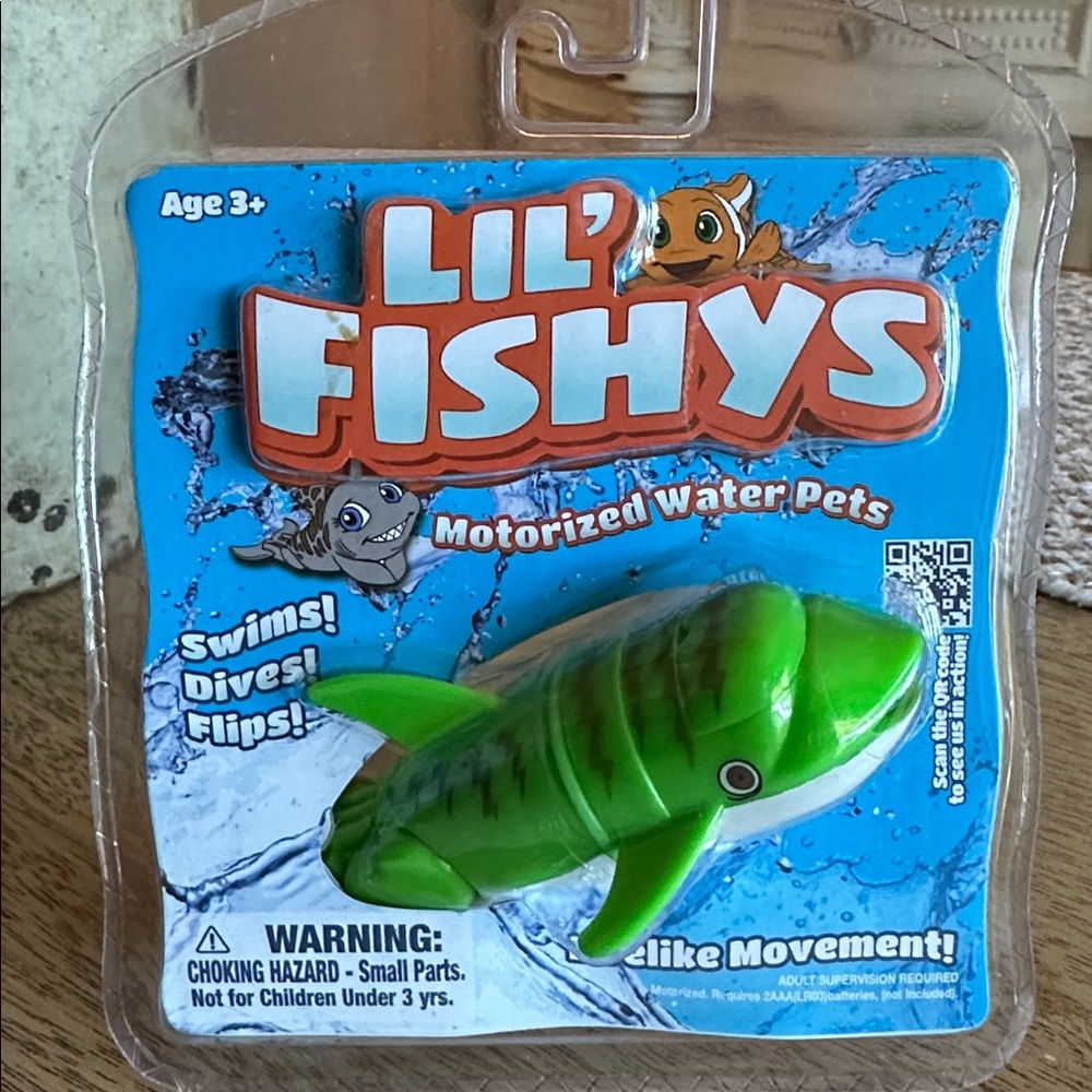 Lil' Fishys JITTERS Motorized Water Pet - Green rare collectible NEW sealed